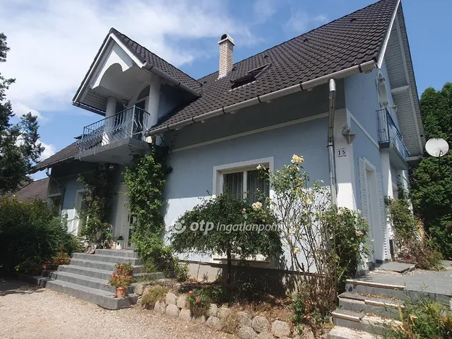 Eladó ház Balatonszőlős 221 nm
