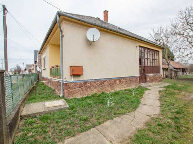 Eladó ház Harasztifalu, Fő utca 90 nm