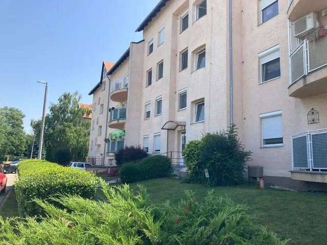 Eladó lakás Szombathely, Oladi lakótelep 78 nm