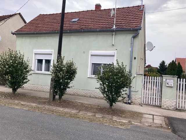 Eladó ház Szombathely, Éhen Gyula-lakótelep 80 nm