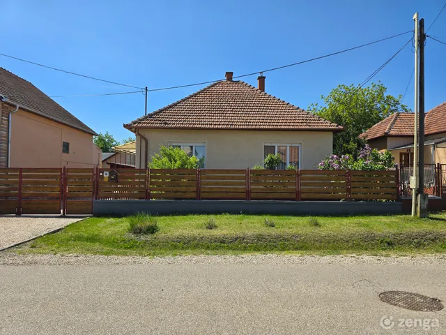 Eladó ház Kecskemét, Dárdaitelep 74 nm