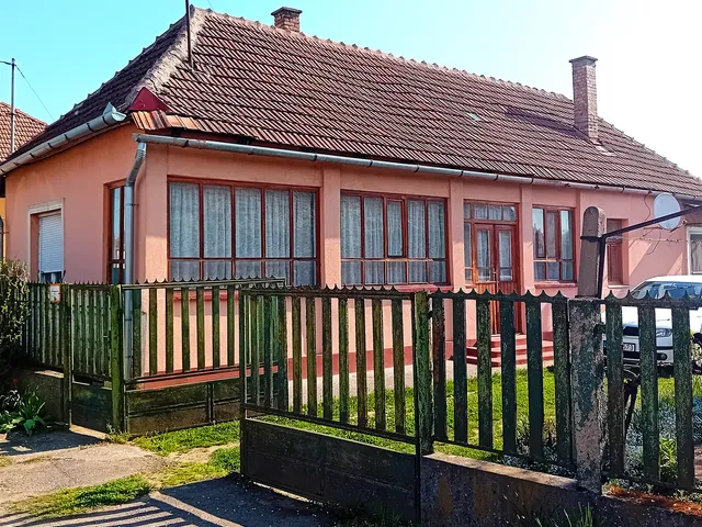 Eladó ház Rakamaz 67 nm