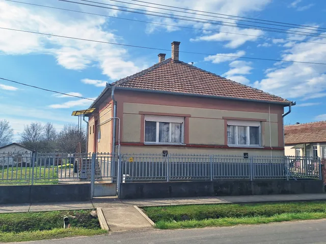 Eladó ház Rakamaz 84 nm
