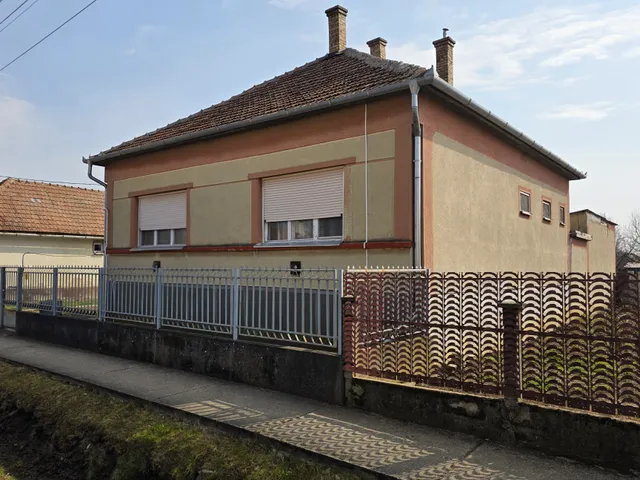 Eladó ház Rakamaz 84 nm