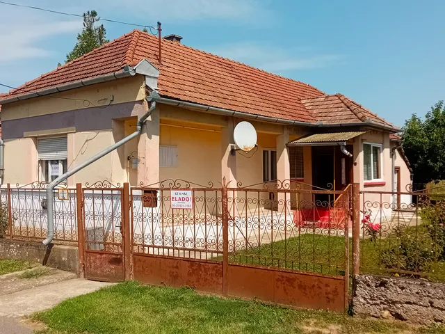 Eladó ház Rakamaz 68 nm