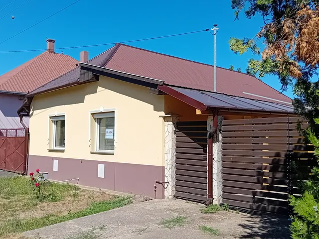 Eladó ház Rakamaz 76 nm
