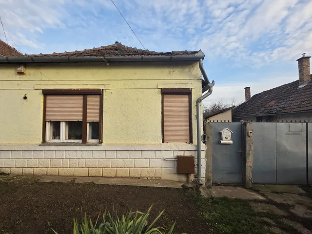 Eladó ház Rakamaz 57 nm