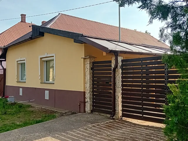 Eladó ház Rakamaz 76 nm