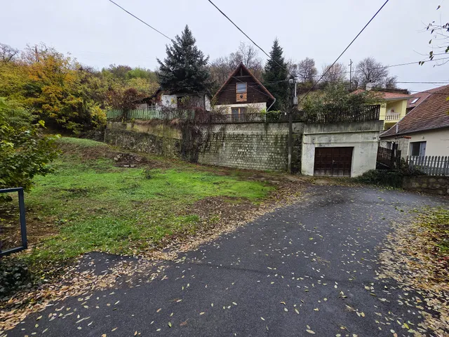 Eladó telek Tokaj 690 nm