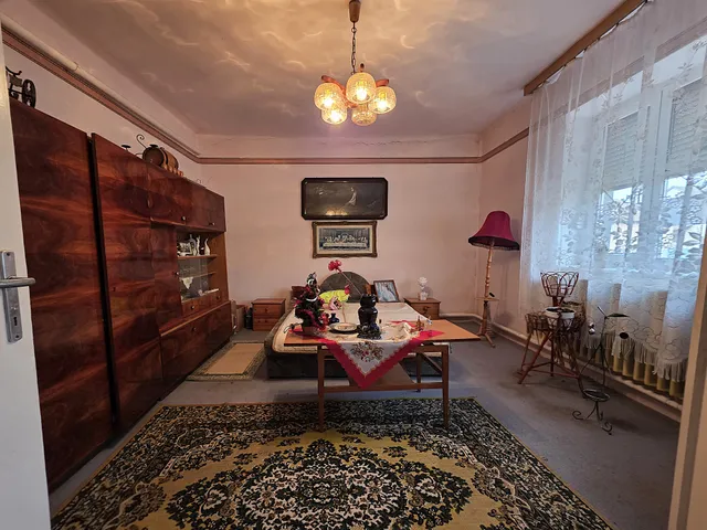 Eladó ház Rakamaz 82 nm