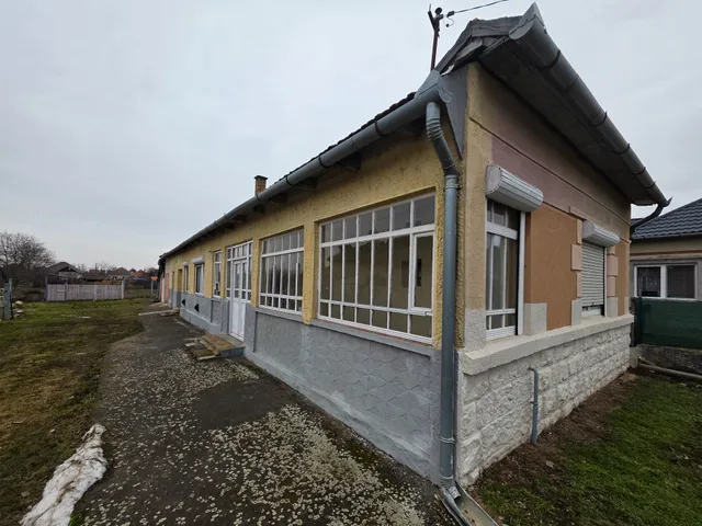 Eladó ház Rakamaz 65 nm