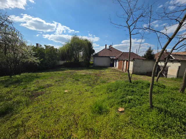 Eladó ház Tiszaeszlár 120 nm