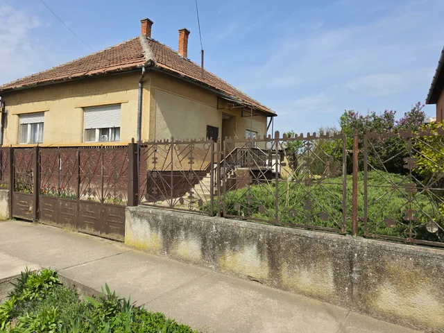 Eladó ház Rakamaz 84 nm