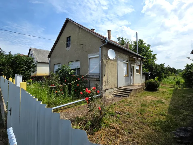 Eladó ház Rakamaz 79 nm