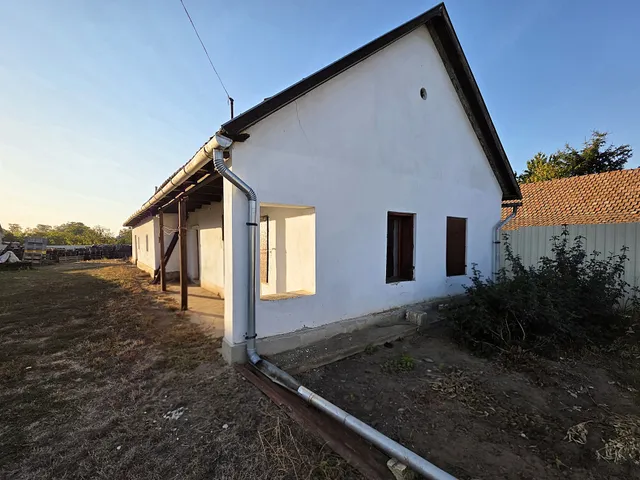 Eladó ház Buj 63 nm