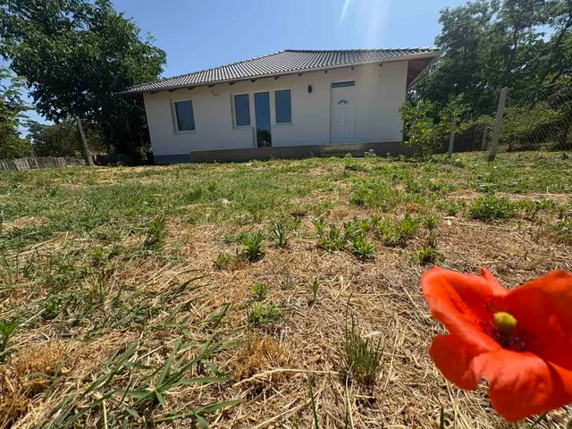 Eladó ház Majosháza 64 nm