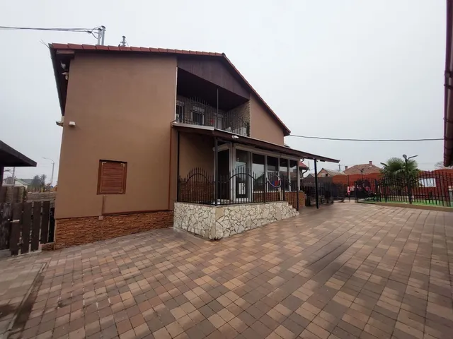 Eladó ház Gyál 214 nm