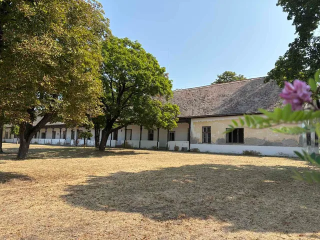 Eladó ház Apaj 912 nm