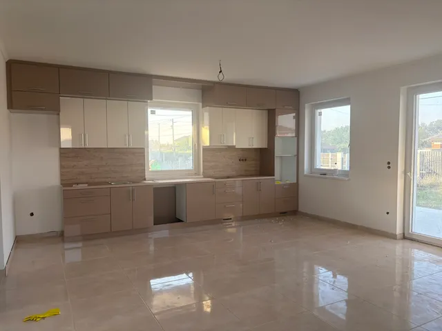 Eladó ház Szigetcsép 134 nm