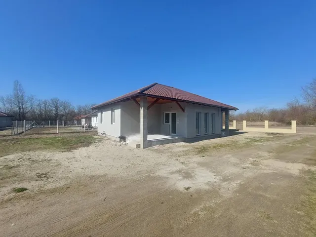 Eladó ház Kiskunlacháza 99 nm