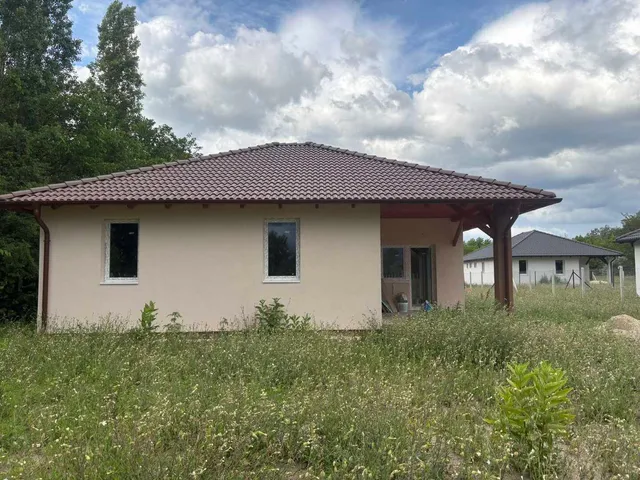 Eladó ház Kiskunlacháza 110 nm