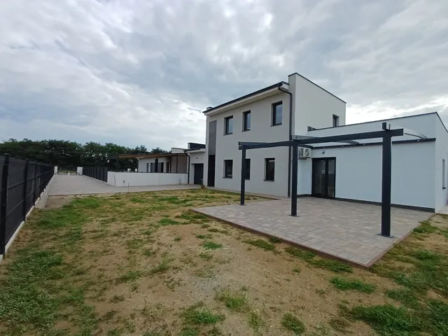 Eladó ház Nyíregyháza, Rozsrétszőlő 113 nm