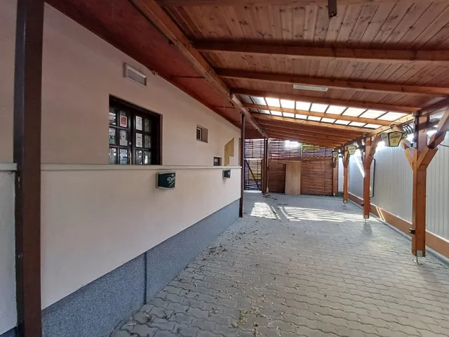 Eladó kereskedelmi és ipari ingatlan Nyíregyháza, Malomkert 310 nm