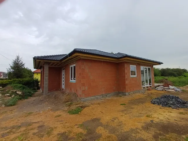 Eladó ház Nyíregyháza, Oros 117 nm