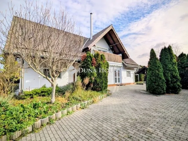 Eladó ház Szántód 181 nm