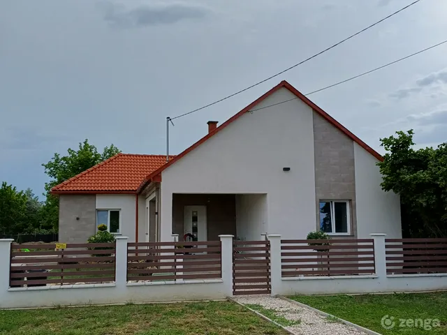 Eladó ház Balatonfőkajár 142 nm