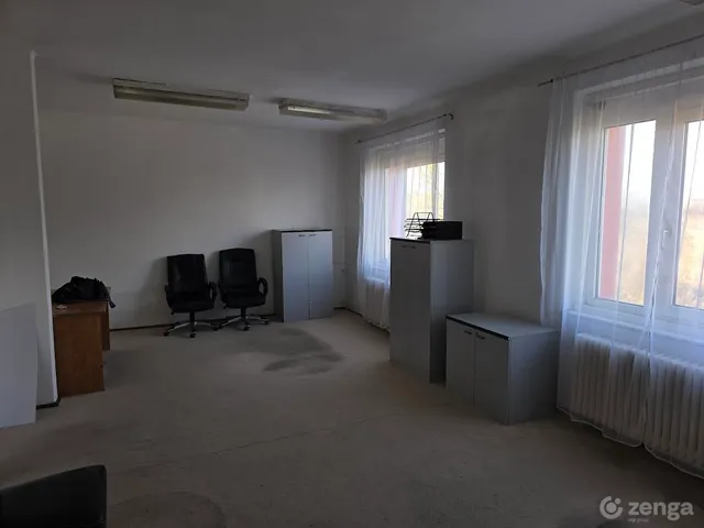 Kiadó kereskedelmi és ipari ingatlan Solymár 30 nm