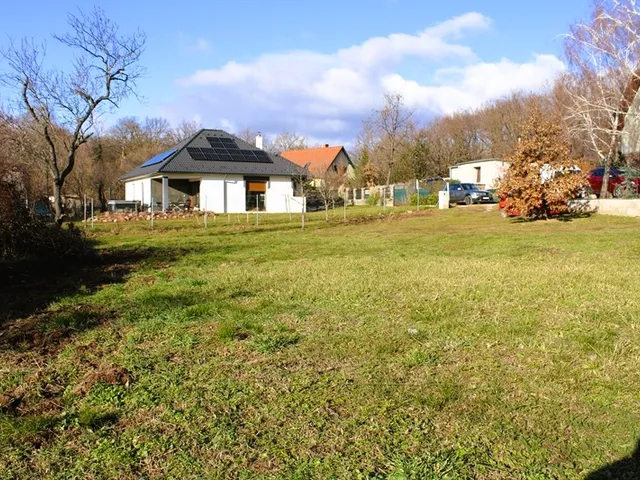 Eladó telek Balatonalmádi 778 nm