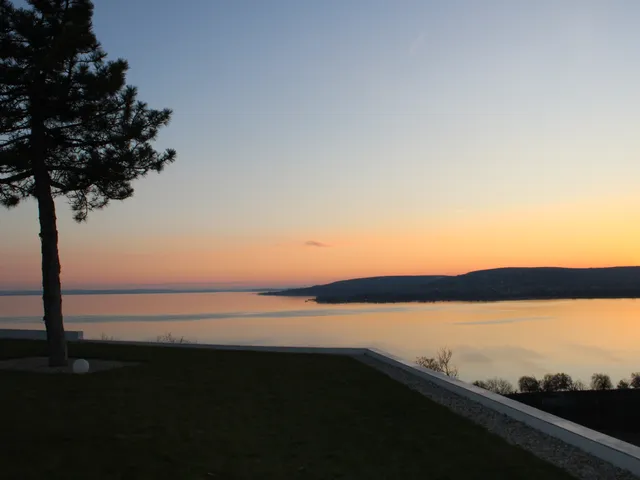 Eladó üdülő és hétvégi ház Balatonfűzfő, Mámatető 110 nm