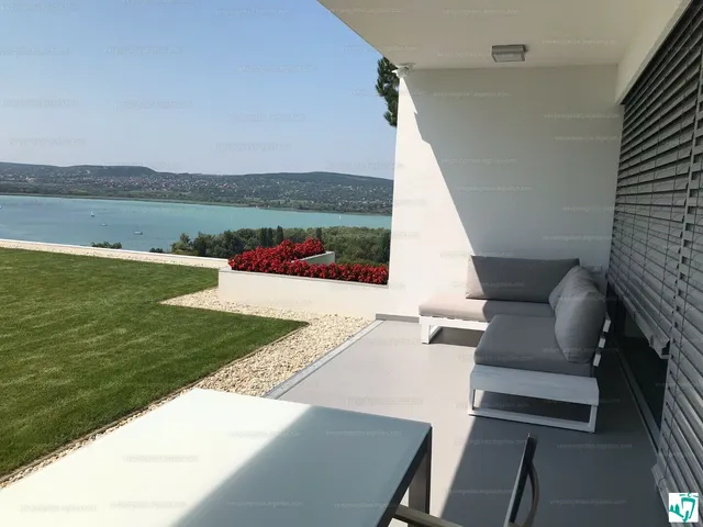 Eladó üdülő és hétvégi ház Balatonfűzfő, Mámatető 80 nm