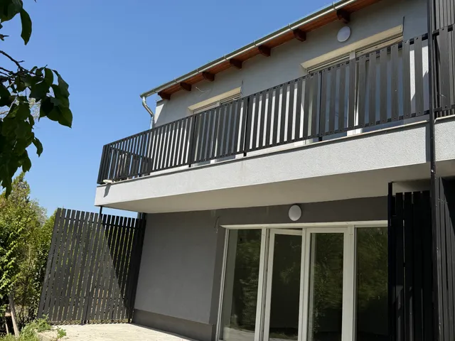 Eladó lakás Balatonfűzfő 70 nm