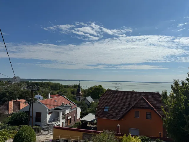 Eladó üdülő és hétvégi ház Balatonalmádi, Öreghegy 75 nm