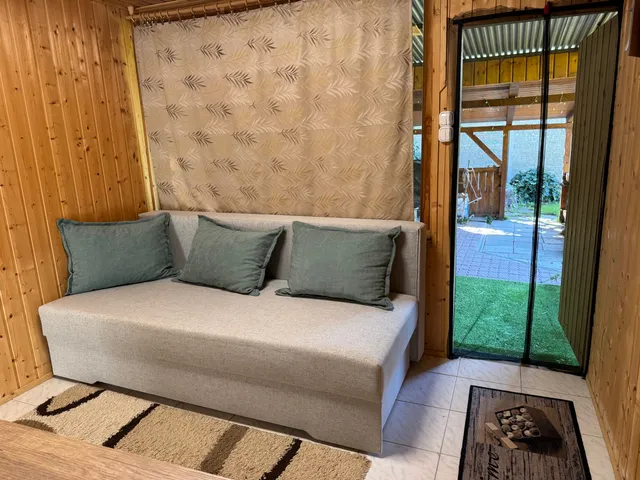 Eladó üdülő és hétvégi ház Balatonkenese 15 nm