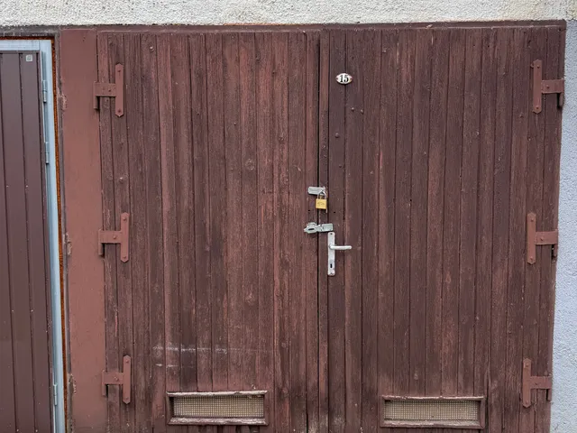 Eladó garázs Balatonfűzfő, Fűzfőgyártelep 14 nm