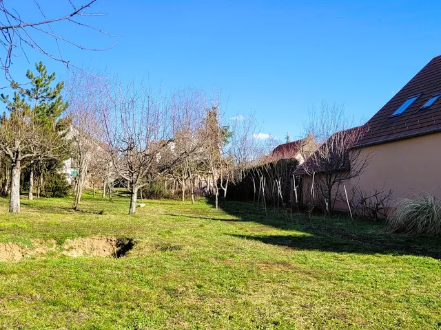 Eladó telek Felsőörs 686 nm