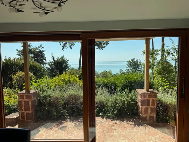Eladó nyaraló Balatonalmádi, Káptalanfüred 120 nm