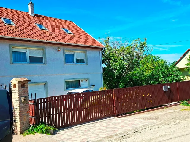 Eladó ház Székesfehérvár, Öreghegy 250 nm
