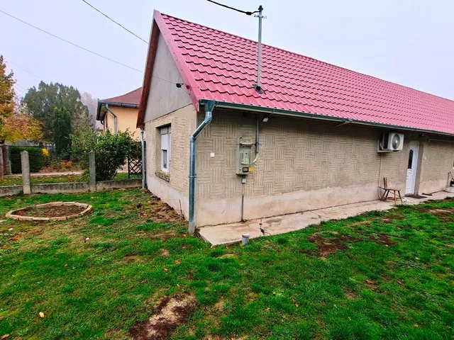 Eladó ház Soponya 67 nm