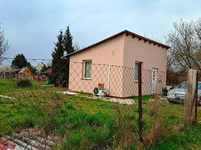 Eladó ház Székesfehérvár, Iszkaidűlő 25 nm