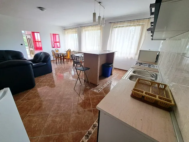 Kiadó ház Székesfehérvár, Feketehegy 120 nm