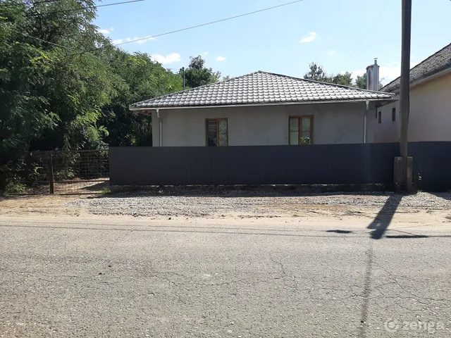 Eladó ház Rém 80 nm