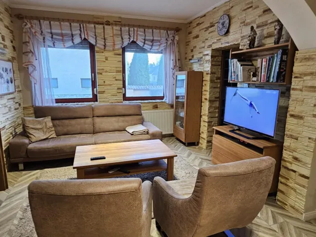 Eladó ház Hidegség 285 nm