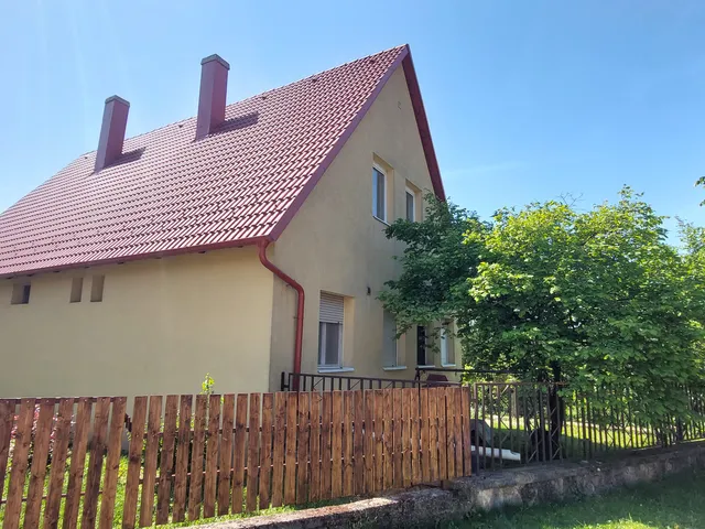 Eladó ház Vértesszőlős 210 nm