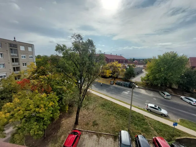 Eladó lakás Tatabánya, Sárberki lakótelep, 212 55 nm