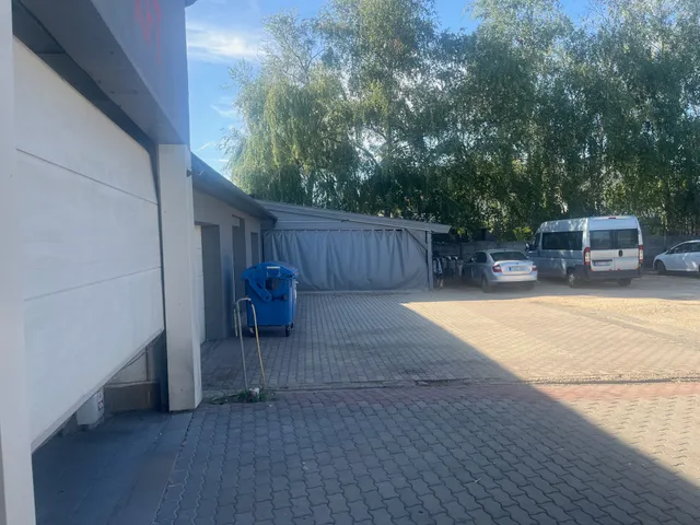 Eladó kereskedelmi és ipari ingatlan Tatabánya, Sárberek 280 nm