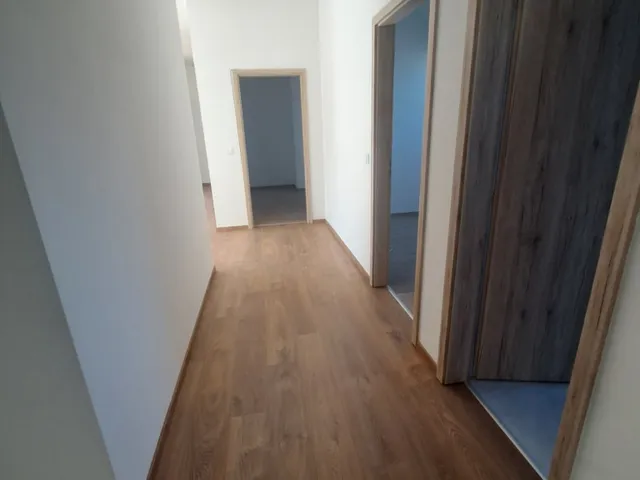Eladó lakás Balatonakarattya 130 nm